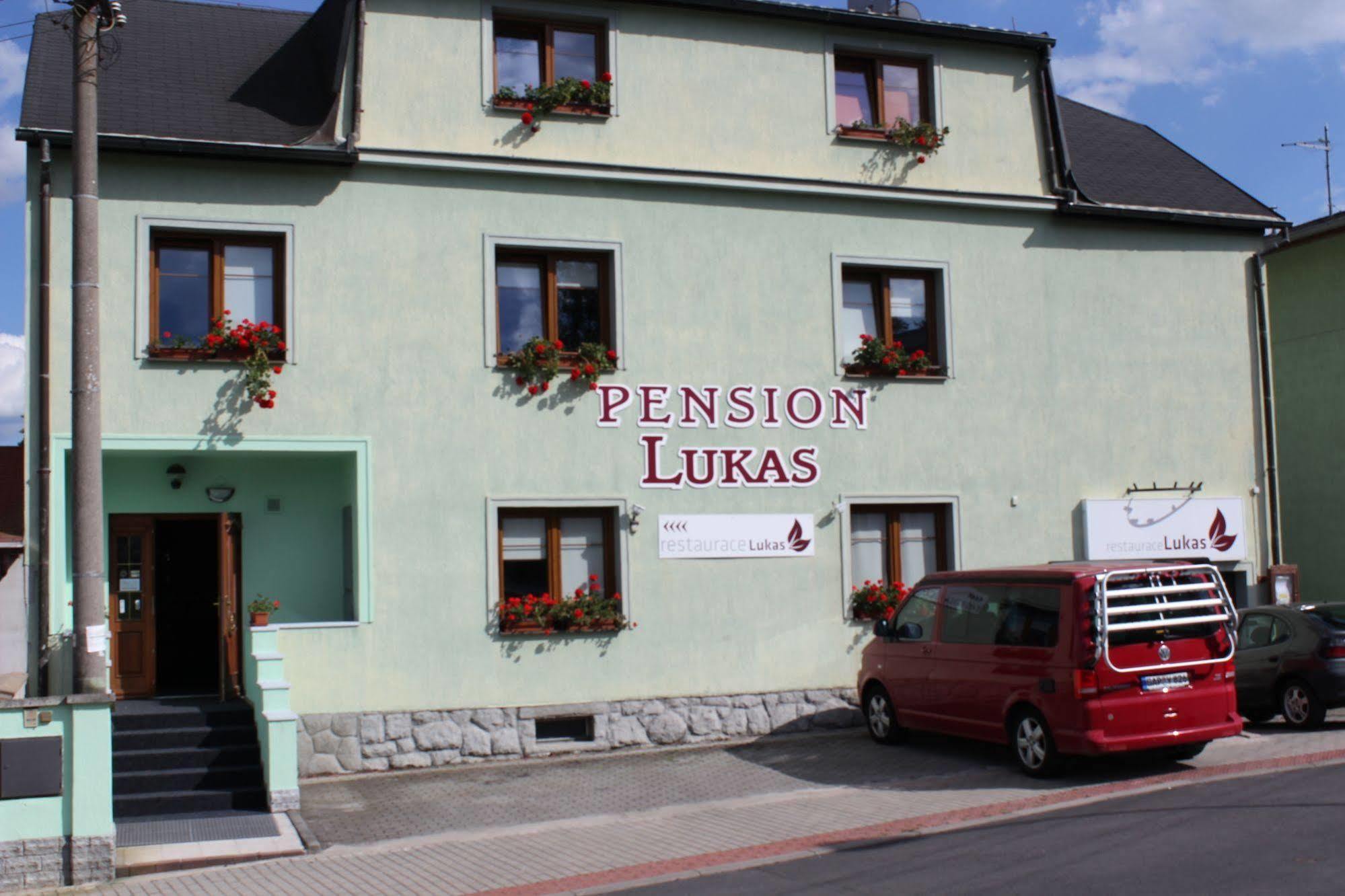 Pension Lukas Karlovy Vary Exterior foto